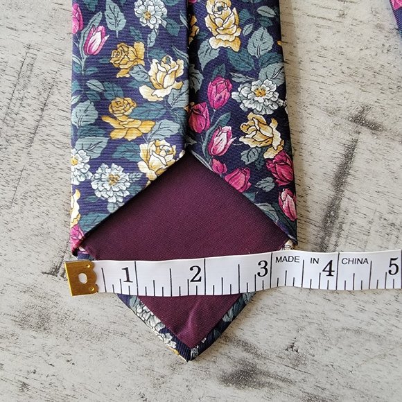 Lands' End Navy Pink and Gold Floral Silk Tie 57" x 3.5" - Picture 6 of 7